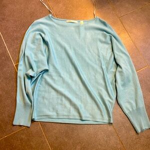 Beautiful lightweight sweater